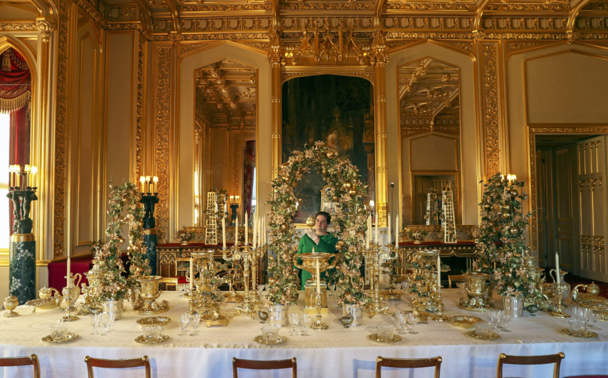 Как украсили к Рождеству елку в королевской резиденции Елизаветы II